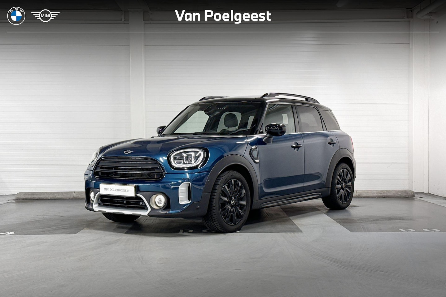 MINI Countryman - Cooper Business Edition | Panoramadak | Parkeerassistent | Harman Kardon - AutoWereld.nl