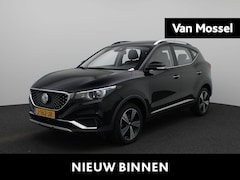 MG ZS - EV Luxury 45 kWh | ACHTERUITRIJCAMERA | PANORAMADAK | LEDER INTERIEUR | NAVIGATIE | CLIMAT