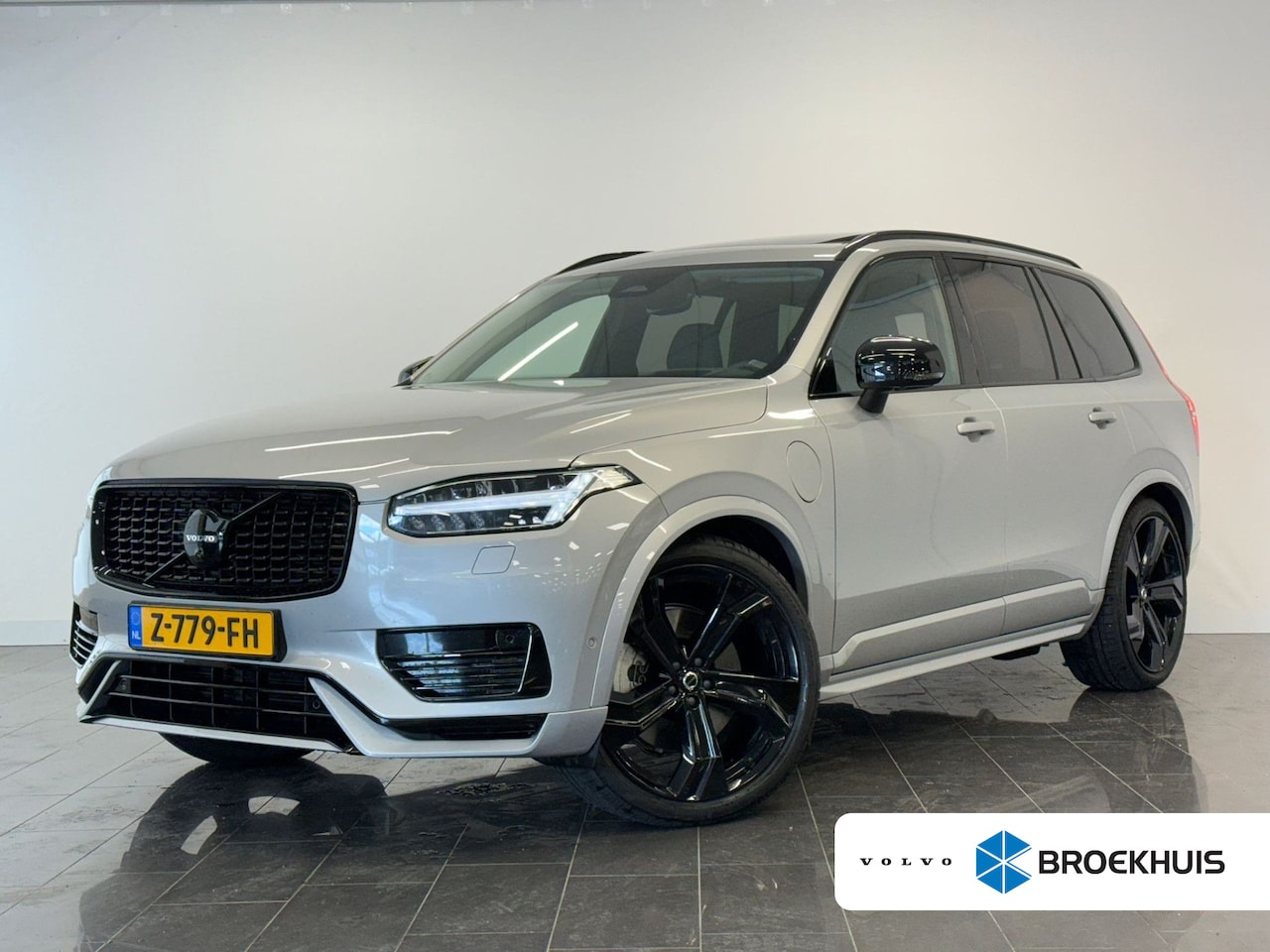 Volvo XC90 - Volvo T8 Recharge AWD Ultimate Dark | 20" 5-Multi Spaaks Diamond Cut / Black velgen met 27 - AutoWereld.nl