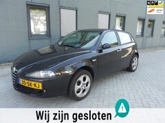 Alfa Romeo 147 - 2.0 T.Spark LEER ALLEEN HANDEL OF EXPORT