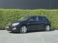 Opel Astra - 1.4 EDITION, CRUISE, AIRCO, STOEL/STUURVERWARMING, PARKEERSENSOREN, TREKHAAK, LICHTMETAAL