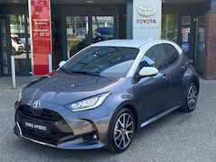 Toyota Yaris - 1.5 Hybrid EXECUTIVE BI-TONE HEAD-UP PARK-SENSOREN BLIND SPOT 17'' LM-VELGEN CLIMA CAMERA