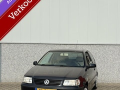 Volkswagen Polo - 1.4-16V Trendline Automaat
