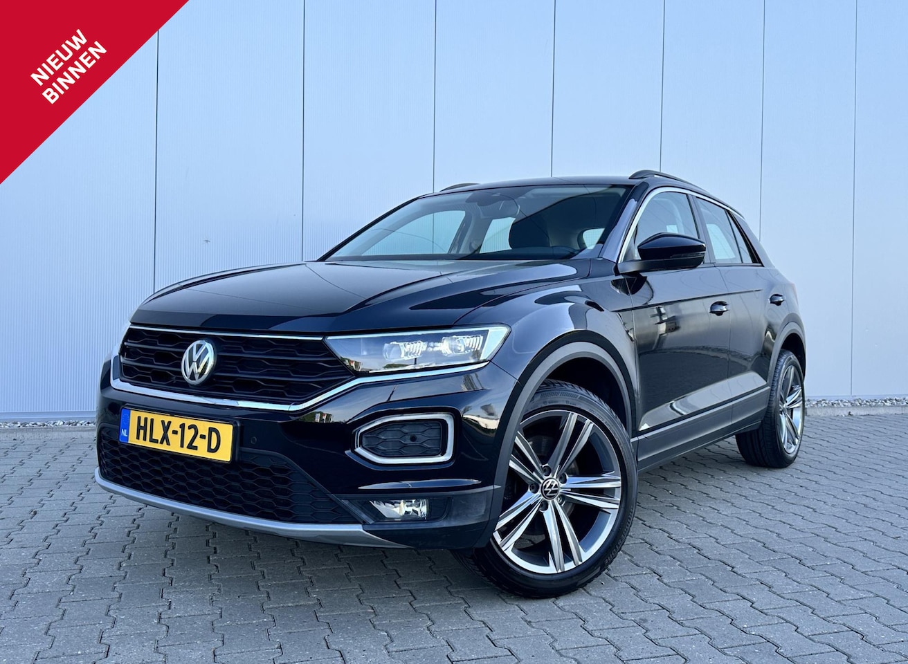 Volkswagen T-Roc - 1.5 TSI 150PK Sport 2018 | LED | Trekhaak - AutoWereld.nl