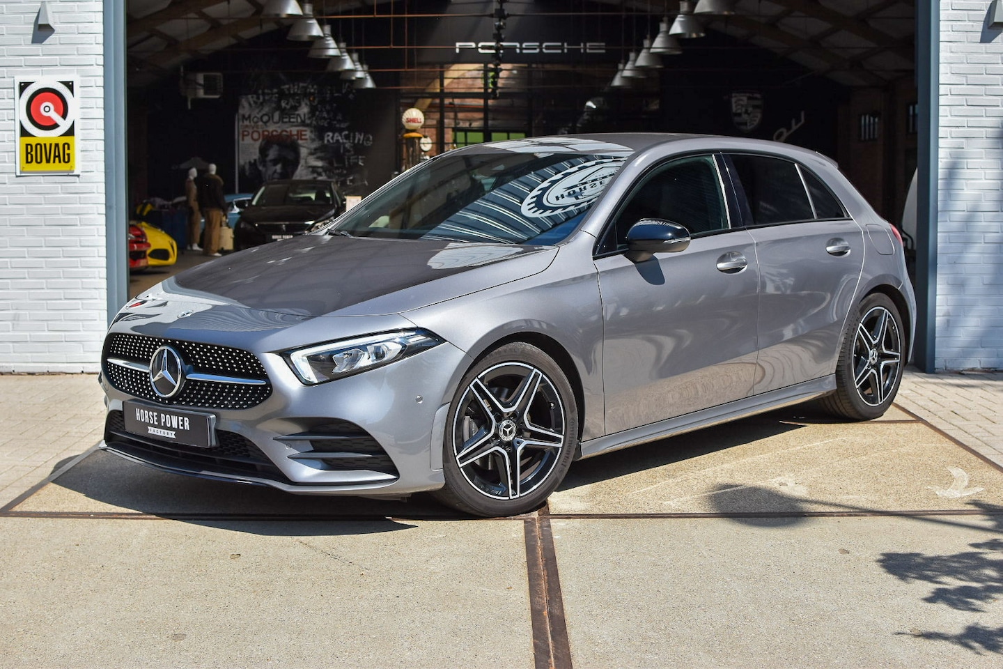 Mercedes-Benz A-klasse - 180 Business Solution AMG *LED | Sfeerverlichting | Alcantara | Camera | Stoelverwarming* - AutoWereld.nl