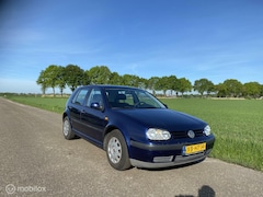 Volkswagen Golf - 1.6 Trendline Airco 5drs