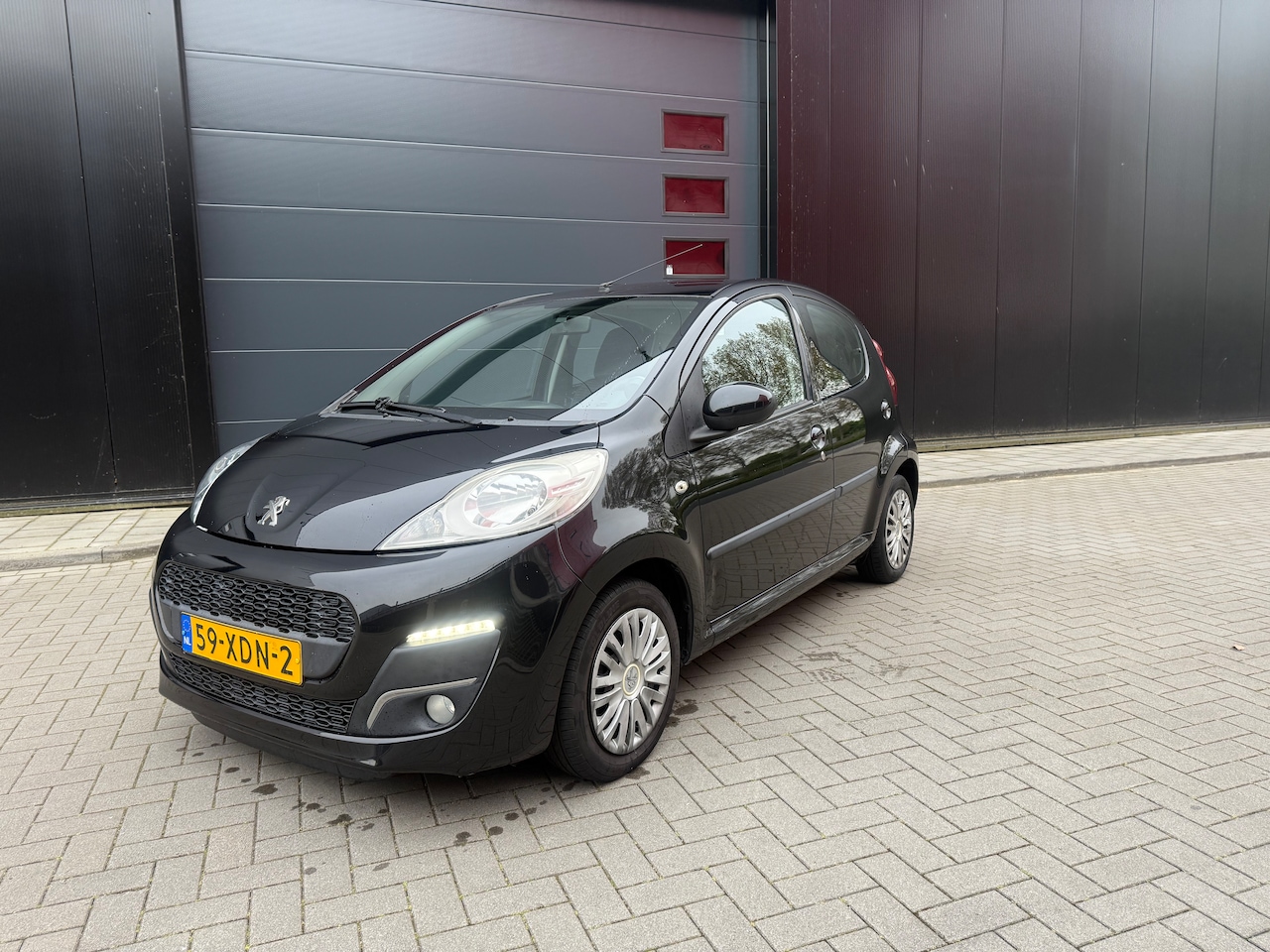 Peugeot 107 - 1.0 Active Airco 5-DRS NWE APK  NAP Facelift - AutoWereld.nl