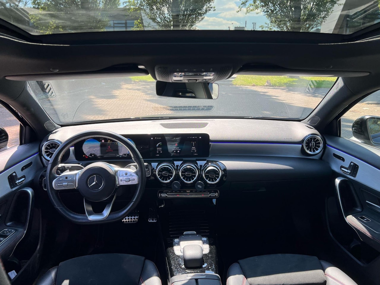 Mercedes-Benz A-klasse - 180 Business Solution AMG Pano|Stoelverwaming|Memory Volll!!! - AutoWereld.nl