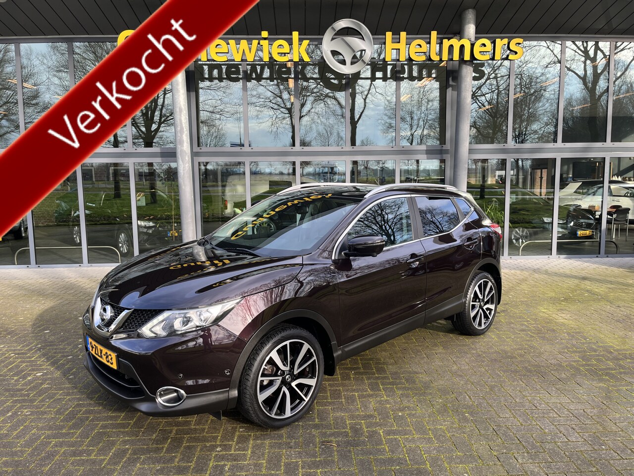 Nissan Qashqai - 1.2 Tekna | PANODAK | STOELVERWARMING | CAMERA 360° | NAVIGATIE | TREKHAAK | AUTOMAAT - AutoWereld.nl