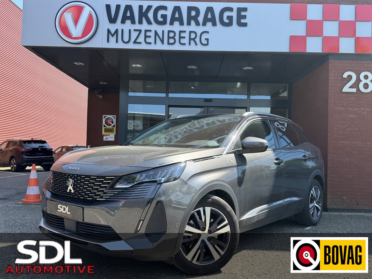 Peugeot 3008 - 1.6 HYbrid 225 Road Trip // NAVI // CAMERA // CLIMA // APPLE CARPLAY / ANDROID AUTO // DOD - AutoWereld.nl