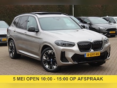 BMW iX3 - Executive 80 kWh / SOH 99% / Trekhaak / Panoramadak / Camera / Leder / 20'' / DAB / Sfeerv