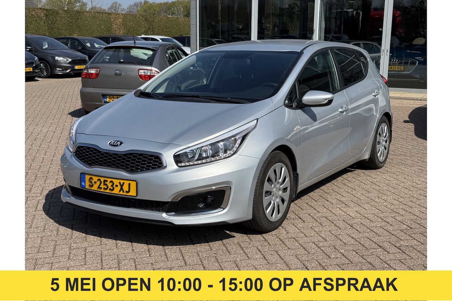 Kia Cee'd - 1.6 GDI ComfortLine / Bluetooth  / Radio / Cruise Control / Airco - AutoWereld.nl
