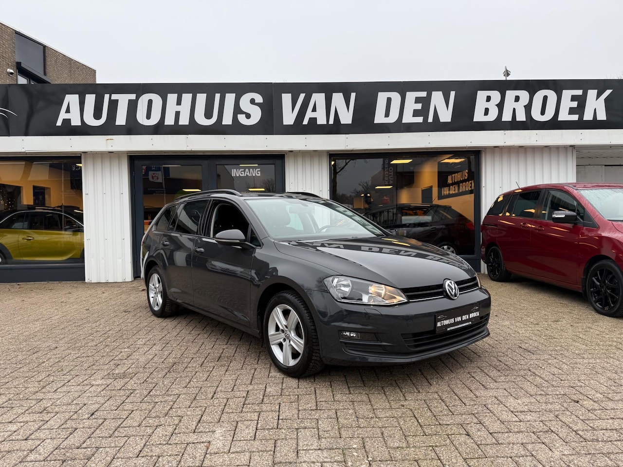 Volkswagen Golf Variant - 1.2 TSI Highline 105Pk Navi Climate Ctr Pdc Stoelverw Lmv Dakrails Elek Pakket Nw Apk - AutoWereld.nl