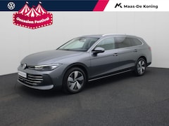Volkswagen Passat Variant - 1.5eTSI/150PK Business DSG · Navigatie · Camera + parkeersensoren · Massagefunctie · Garan