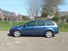Ford Focus Wagon - 1.6-16V Futura