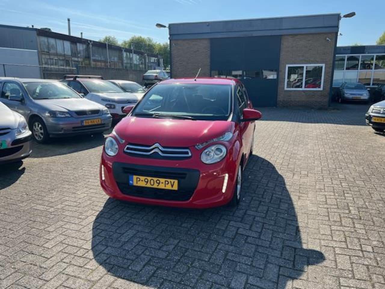 Citroën C1 - 1.0 e-VTi Business__Airco//Elektrisch pakket - AutoWereld.nl