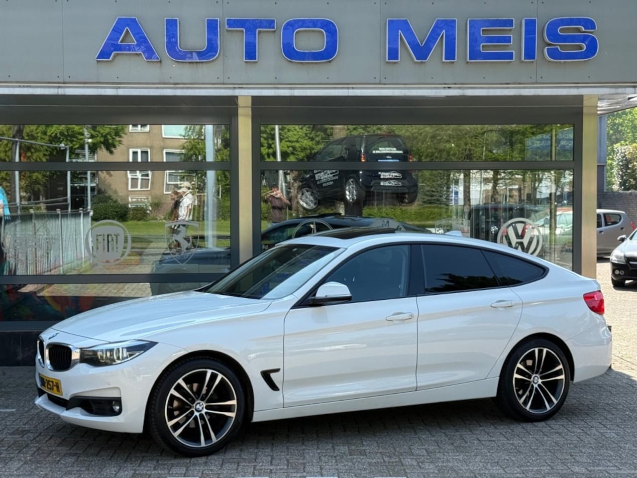 BMW 3-serie Gran Turismo - 320I Centennial Executive Automaat Panoramadak - AutoWereld.nl