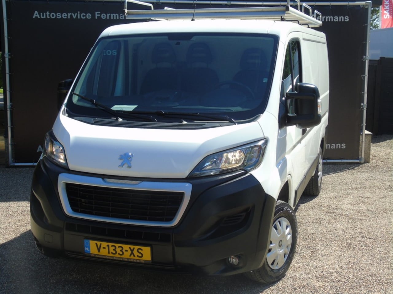 Peugeot Boxer - 2019 - 138DKM - Airco - Imperial - Navi-Camera - Trekhaak - AutoWereld.nl