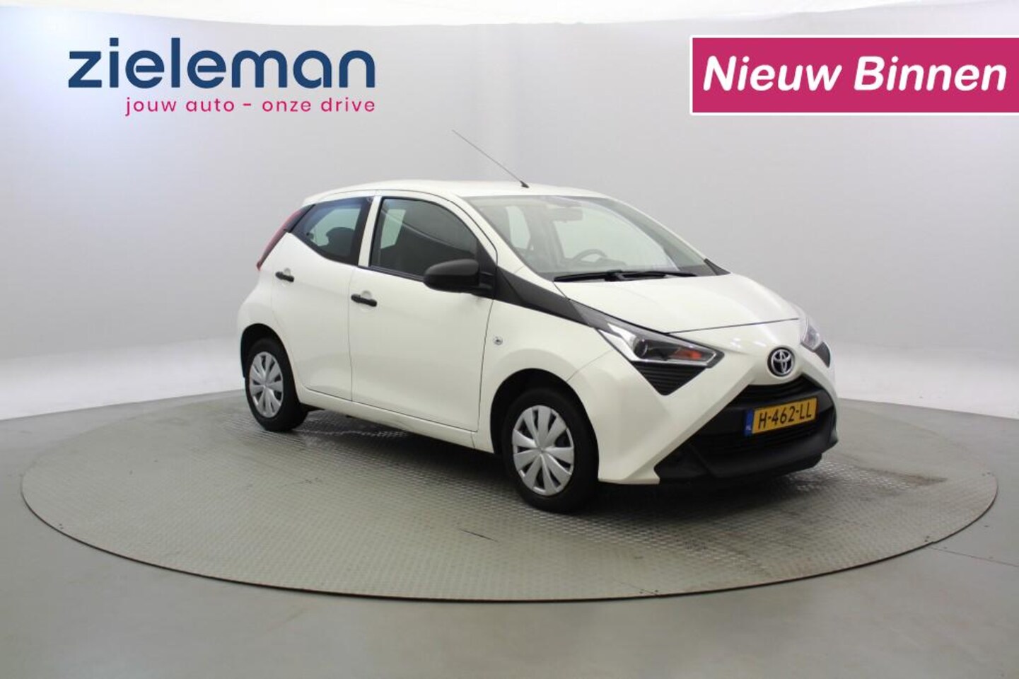 Toyota Aygo - 1.0 VVT-i x-5 Deurs - Airco - AutoWereld.nl