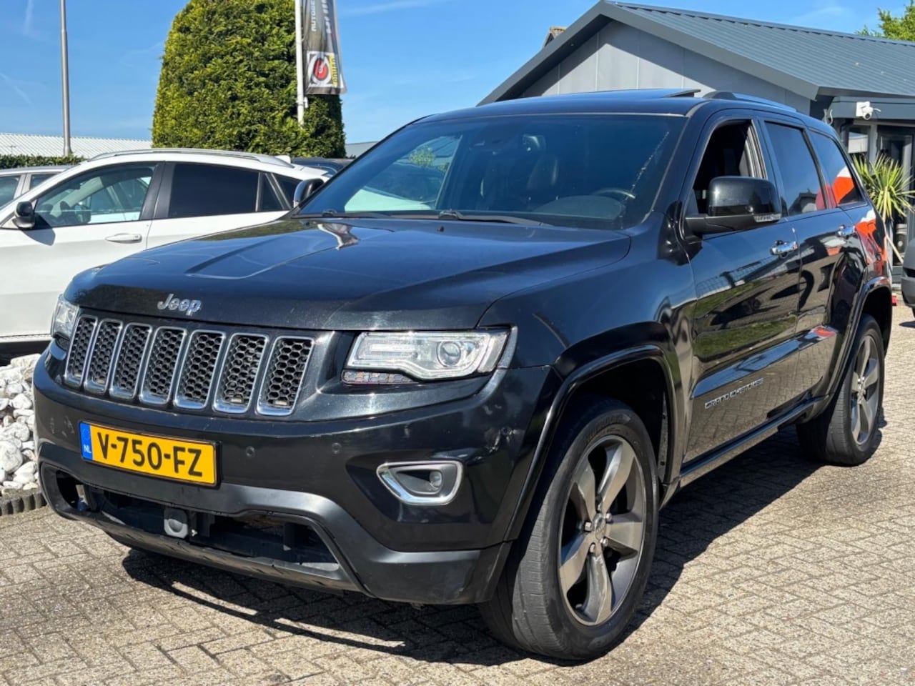 Jeep Grand Cherokee - 3.0 CRD 2015 Grijs Kenteken Bedrijfsauto - AutoWereld.nl