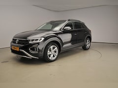 Volkswagen T-Roc - 1.5 TSI R-Line Business+ Automaat / Trekhaak / Climate / Alu wielen