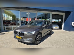 Volvo XC60 - 2.0 T8 Twin Engine AWD Momentum | Automaat | Pano | Harman & Kardon | Leder | 19" | Pine G