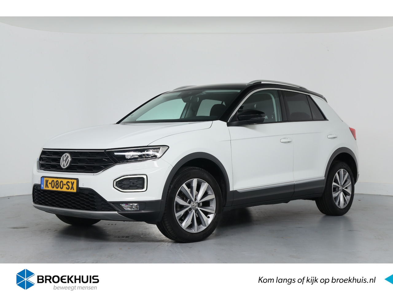 Volkswagen T-Roc - 1.5 TSI Sport | Automaat | Stoelverwarming | Adaptive Cruise | Climate Control | Navigatie - AutoWereld.nl