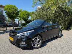 Hyundai i20 - 1.2 (4 cil.), Apple CarPlay, Clima, Cruise Control, Navi, Achteruitrijcamera, Parkeersenso