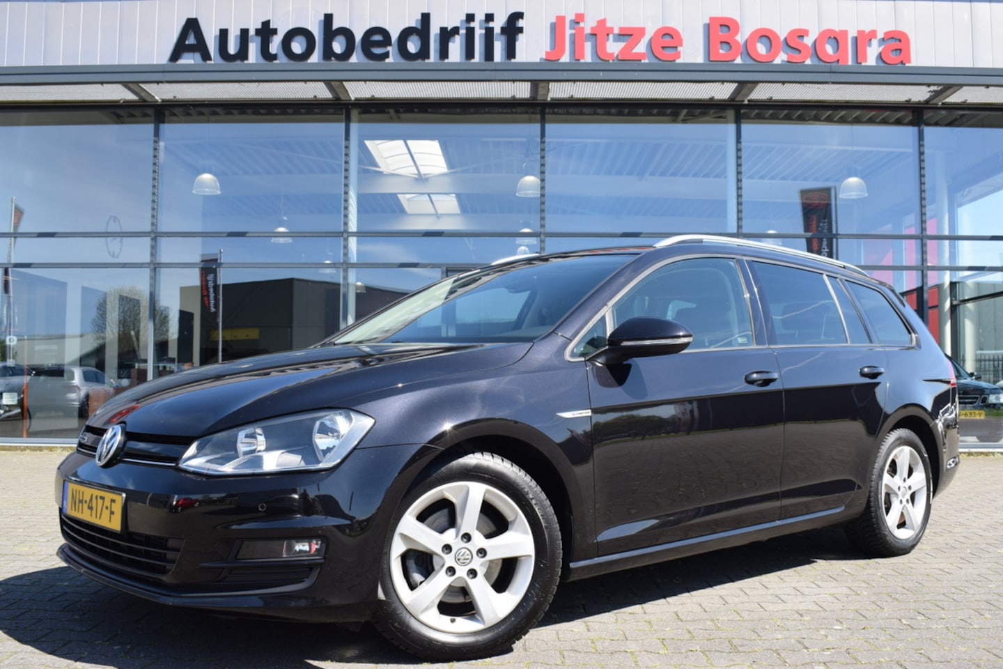 Volkswagen Golf Variant - 1.0 TSi Connected Series ECC | Carplay | Trekhaak | Sportstoelen | DAB | Full Map Navi - AutoWereld.nl