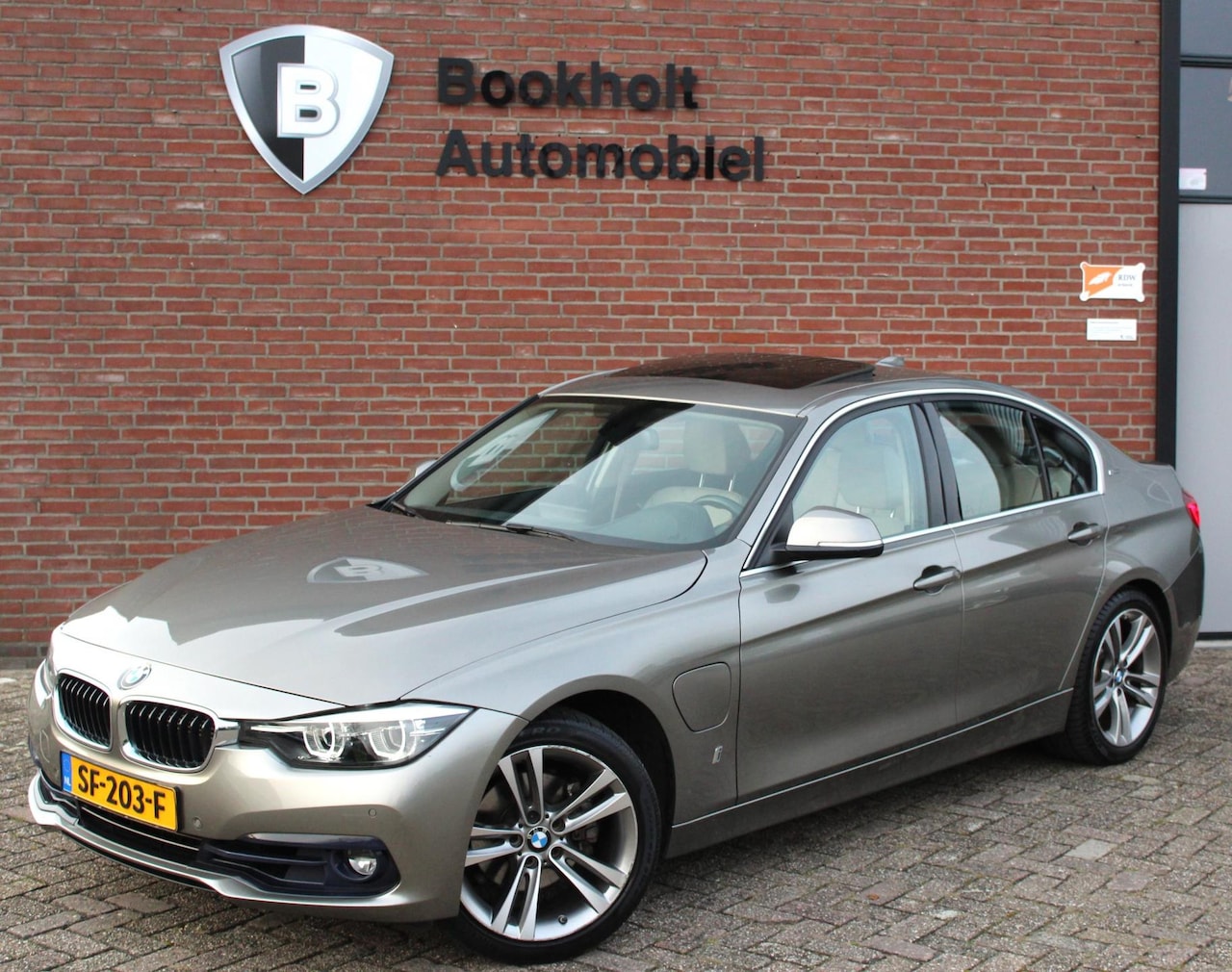 BMW 3-serie - 330e Sport Line, Schuifdak (BTW-auto) - AutoWereld.nl