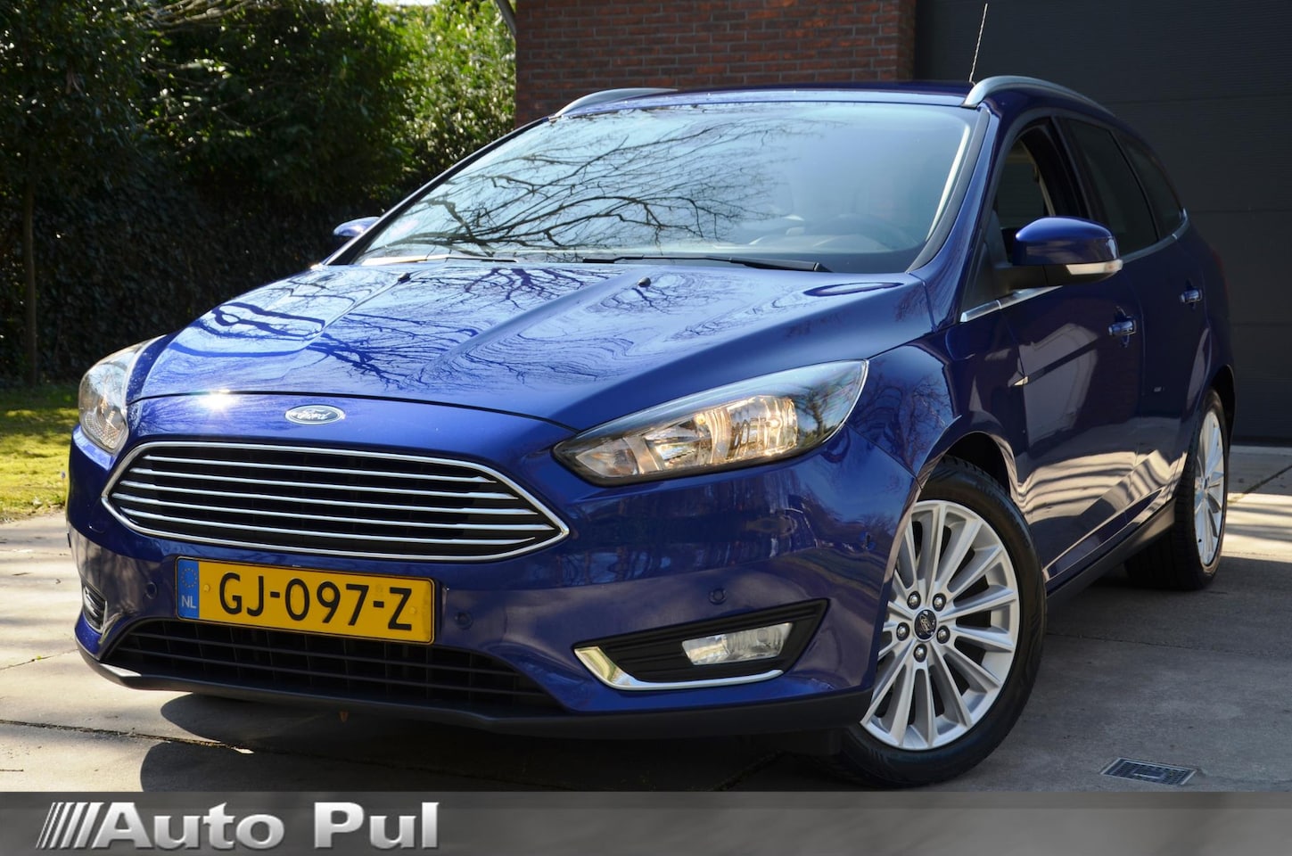 Ford Focus Wagon - 1.0 Titanium Edition Navi/Pdc/Ecc/Trekhaak/Cr-Controle/17-Inch Lmv - AutoWereld.nl