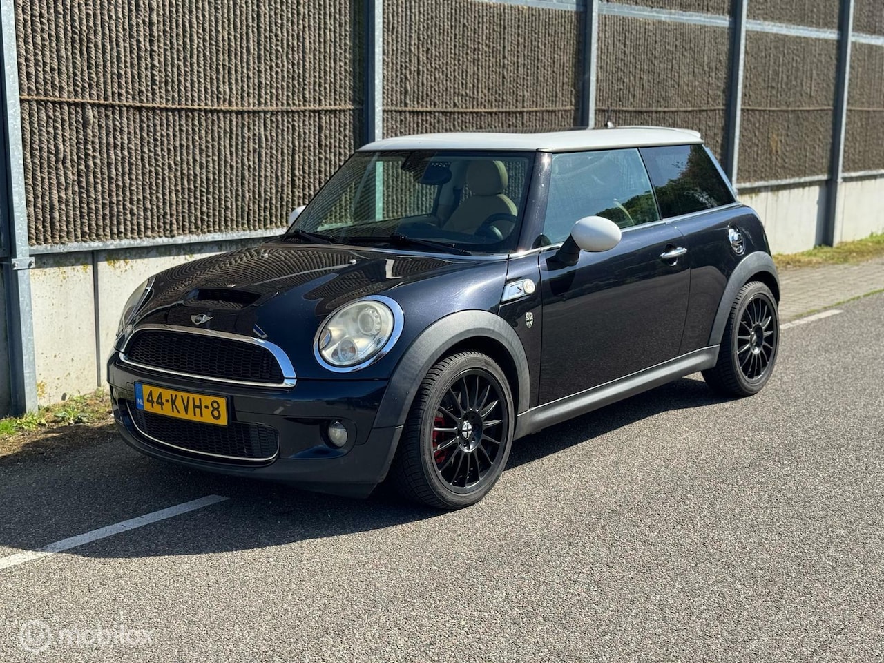 MINI Cooper S - Mini 1.6 VOLLEOPTIES/LEDER/PANO - AutoWereld.nl