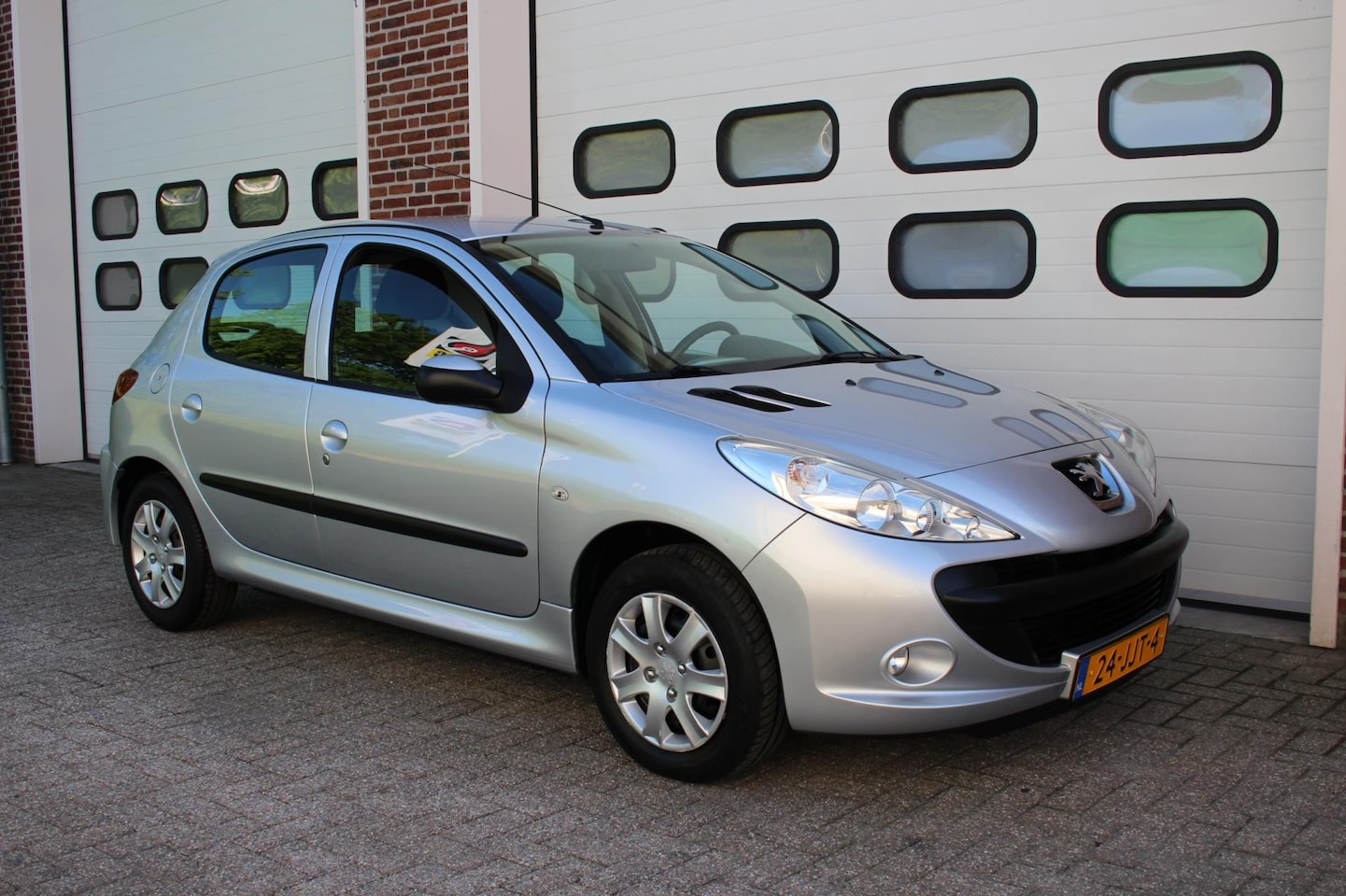 Peugeot 206 - 1.4 XS 5-Deurs * Airco / Nap / Trekhaak * - AutoWereld.nl