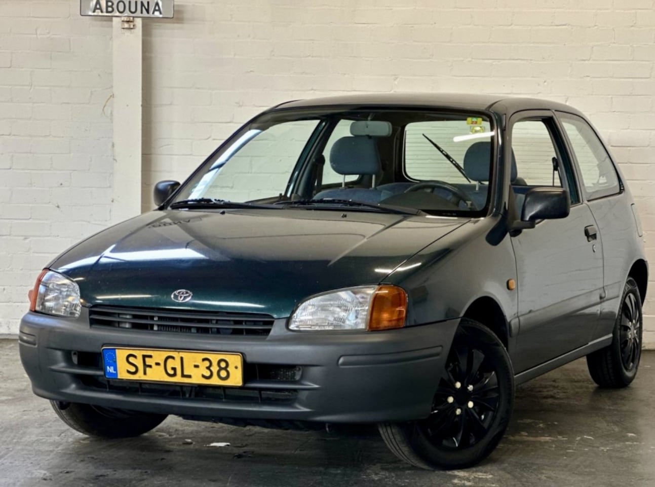 Toyota Starlet - 1.3-16V 1.3-16V - AutoWereld.nl