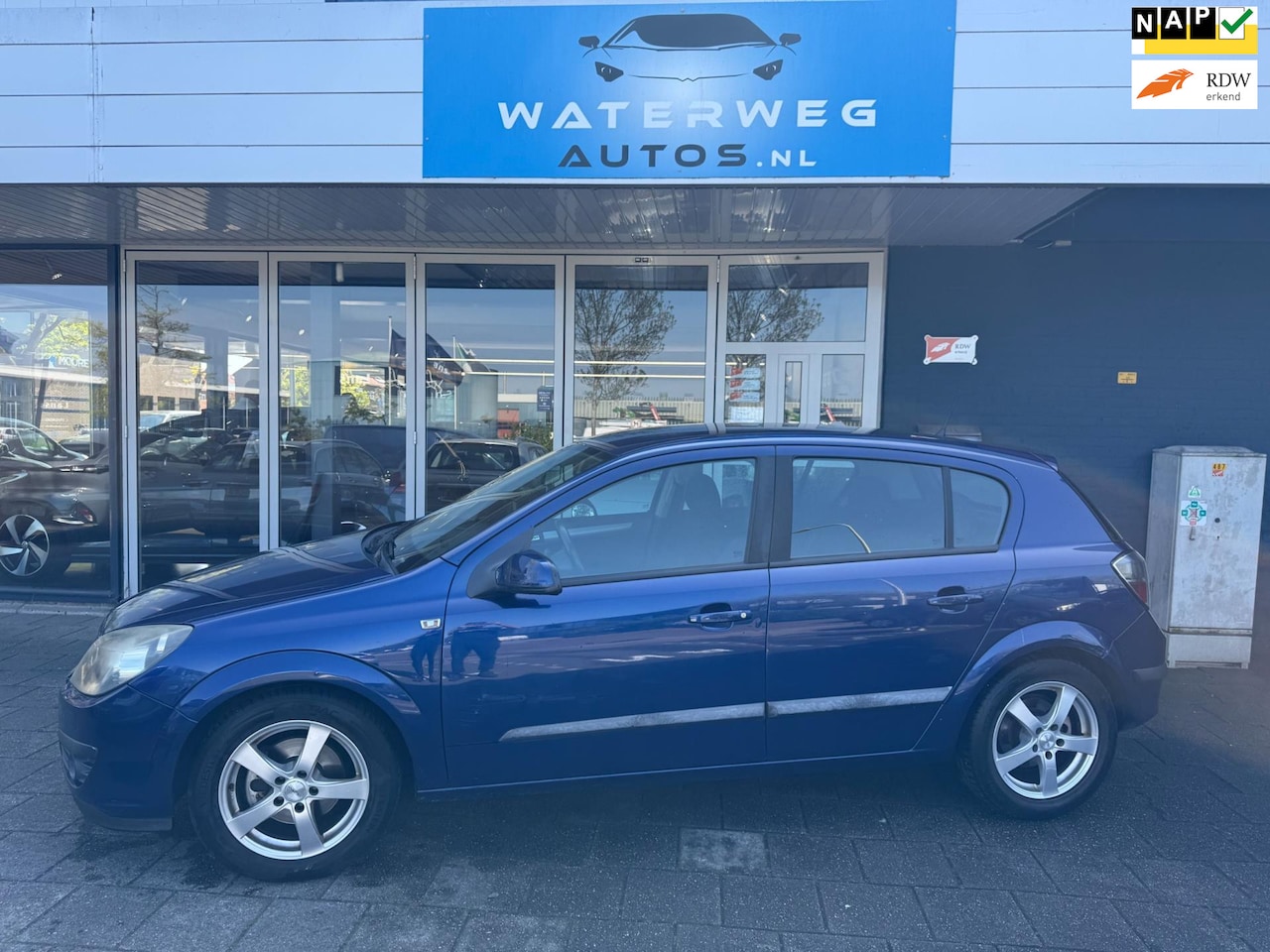 Opel Astra - 1.6 Sport Airco/elektrische ramen/ Lm velgen - AutoWereld.nl