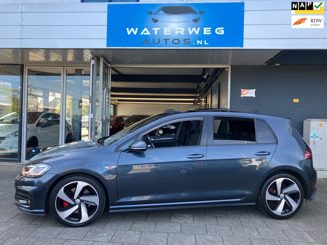 Volkswagen Golf - 2.0 TSI GTI Performance PANO|KEYLESS|CAMERA - AutoWereld.nl