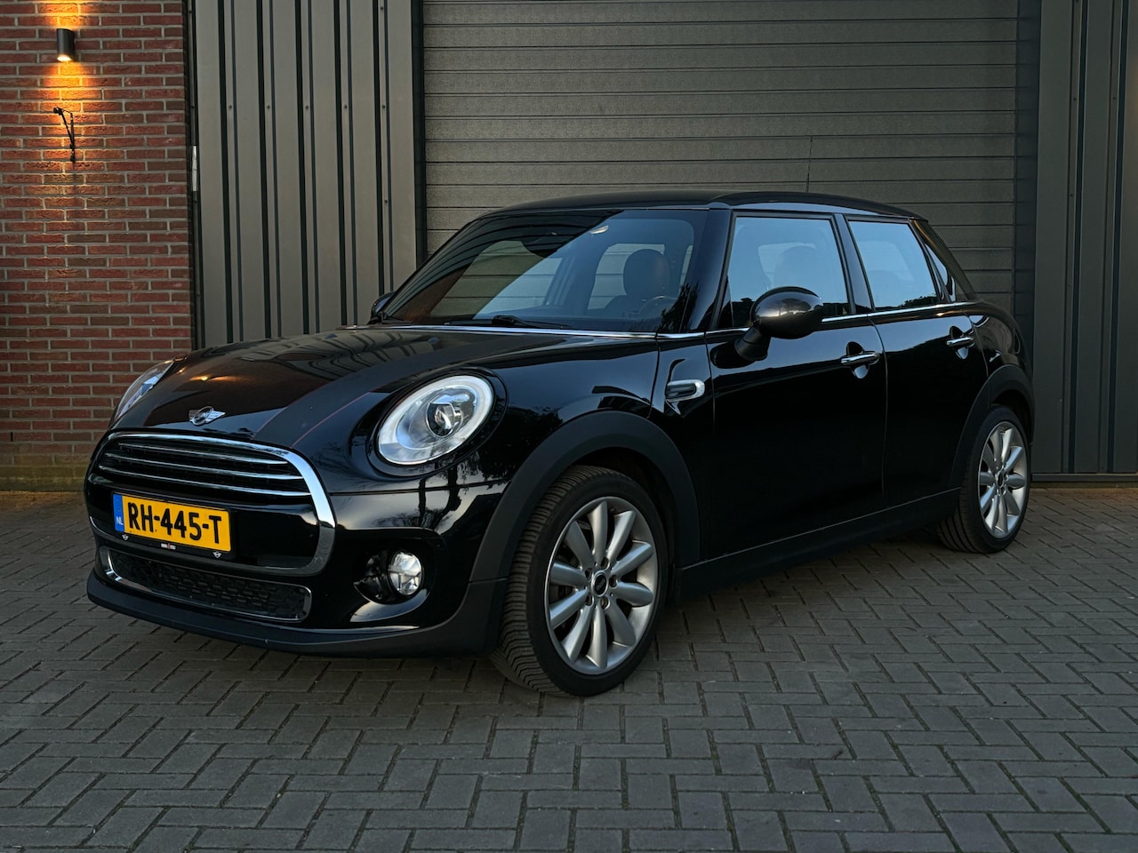 MINI Cooper - Mini 1.5 Chili | Nederlandse auto | Lederen bekleding | Stoelverwarming | - AutoWereld.nl