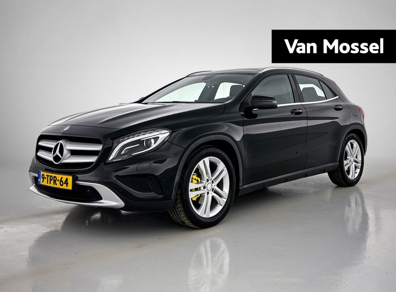 Mercedes-Benz GLA-Klasse - 200 Ambition | TREKHAAK | HARMAN KARDON PREMIUM AUDIO | PDC V+A | LMV | PANO | - AutoWereld.nl