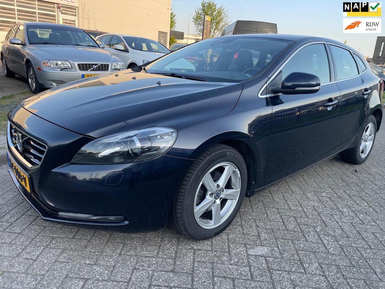Volvo V40 - 2.0 D2 Ocean Race Business 2.0 D2 Ocean Race Business - AutoWereld.nl