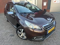 Peugeot 2008 - 1.6 VTi Féline / Pano / Leder / Navi / PDC / Cruise