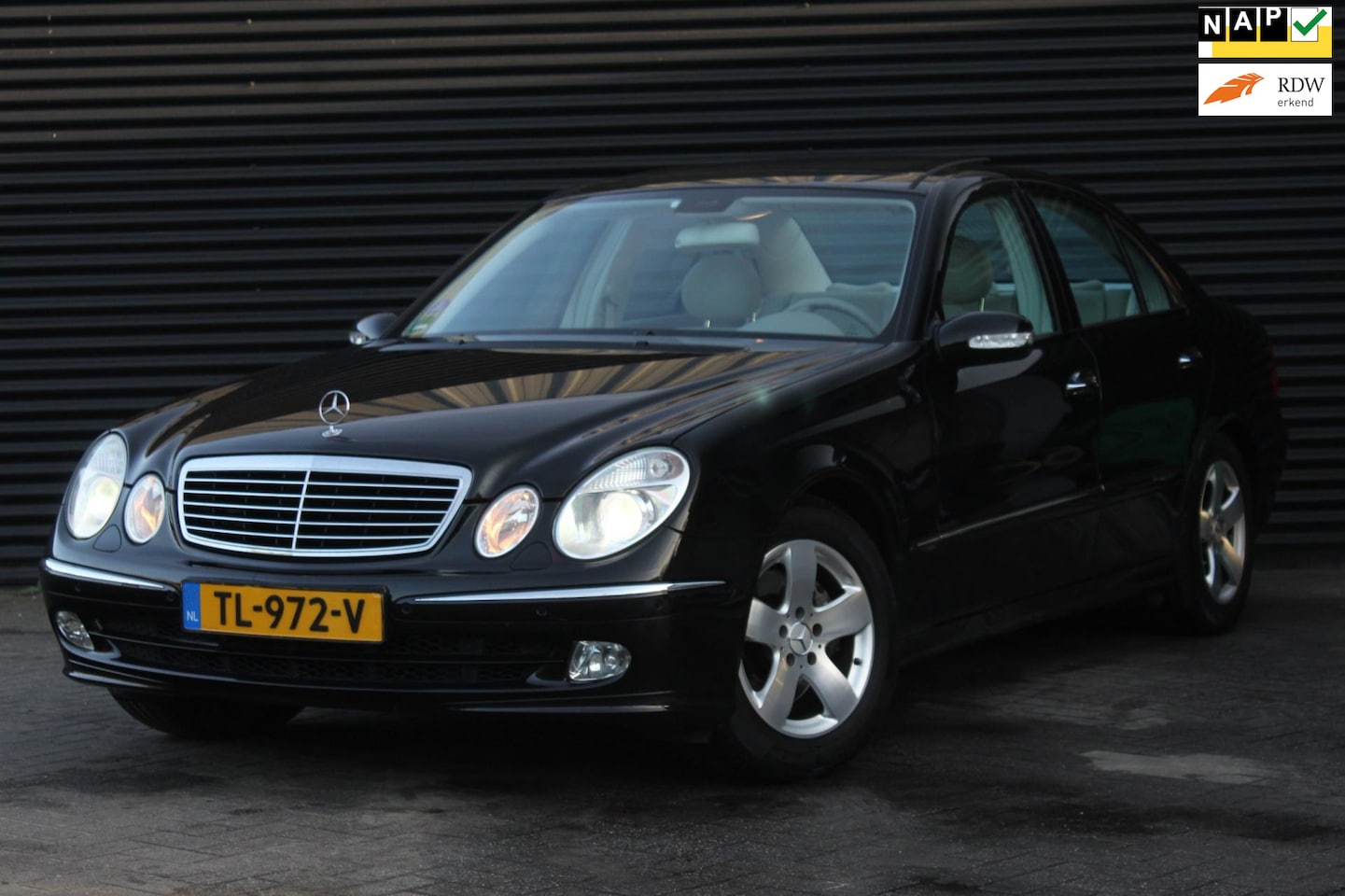 Mercedes-Benz E-klasse - 320 Avantgarde | Youngtimer + LPG G3 | Panoramadak | Harman Kardon | - AutoWereld.nl