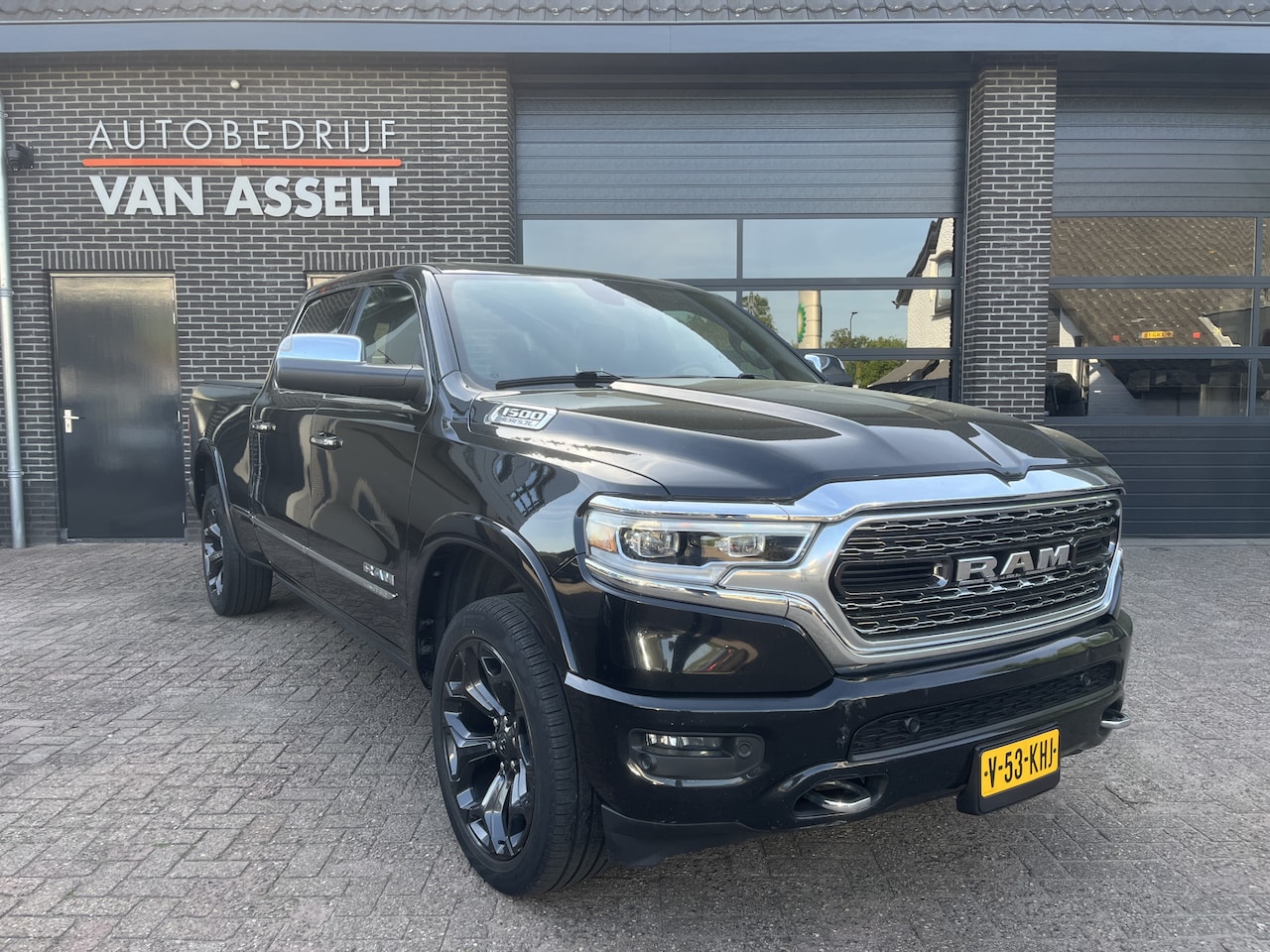 Dodge Ram 1500 - DODGE 5.7 V8 4x4 Crew Cab Limited Longbed Panoramadak , Leer , Luchtvering - AutoWereld.nl