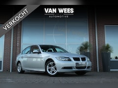 BMW 3-serie - 318i E90 Sedan | Automaat | 143 pk | Trekhaak | Origineel | Stoelverwarming | PDC | 16 inc