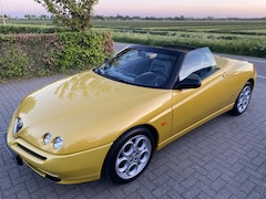Alfa Romeo Spider - 3.0-12V V6 L Zeer mooi In de kleur Giallo Zeer zeldzaam en dan ook nog in de V6 uitvoering