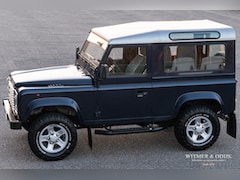 Land Rover Defender 90 - Benzine gerestaureerd