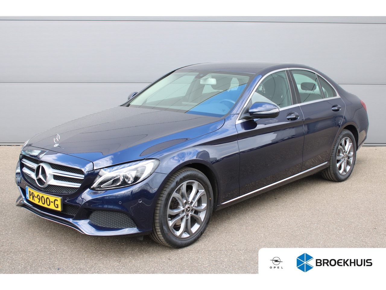 Mercedes-Benz C-klasse - Mercedes-Benz 180 Premium AUTOMAAT | NAVI | PDC voor en achter | Electr. uitklapbare trekh - AutoWereld.nl