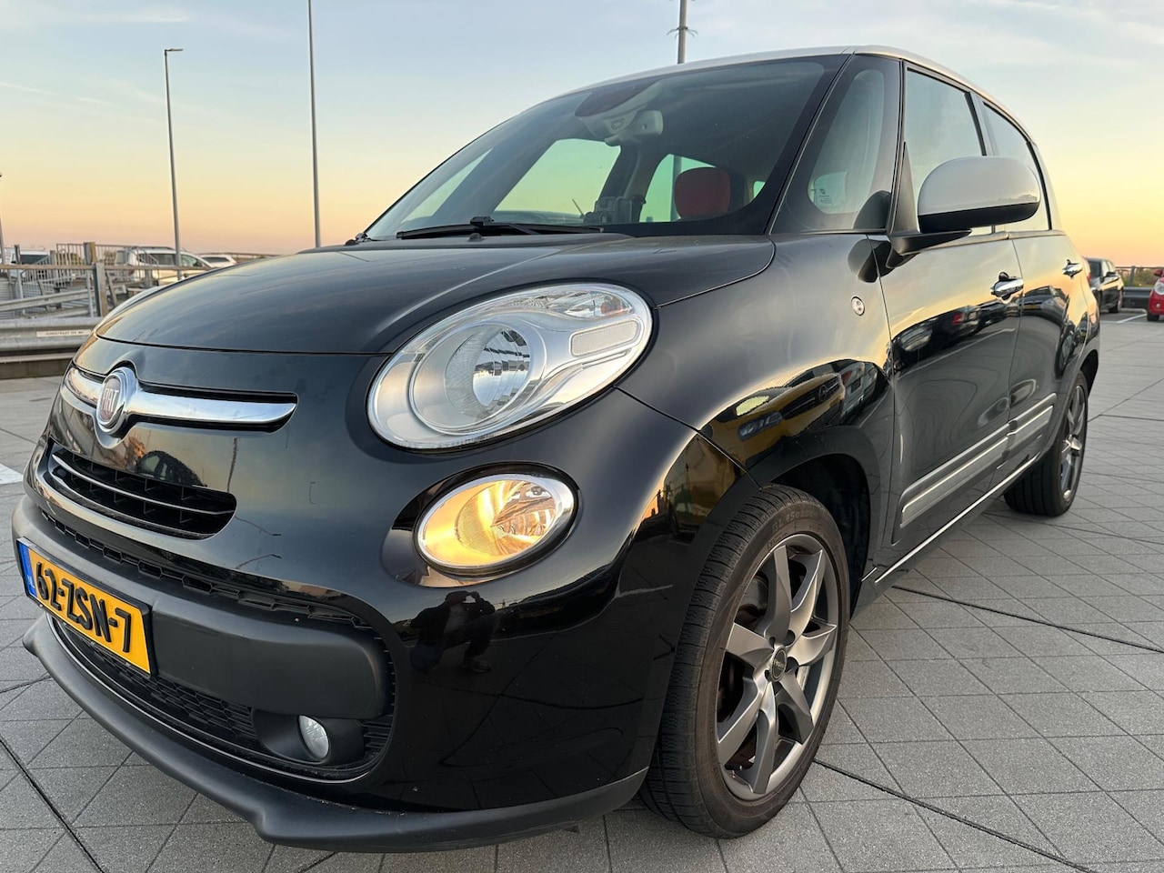 Fiat 500 L - 0.9 TwinAir Easy Met Nieuwe Apk en Grote Beurt Geleverd Clima Cruise Navi PDC LMV - AutoWereld.nl