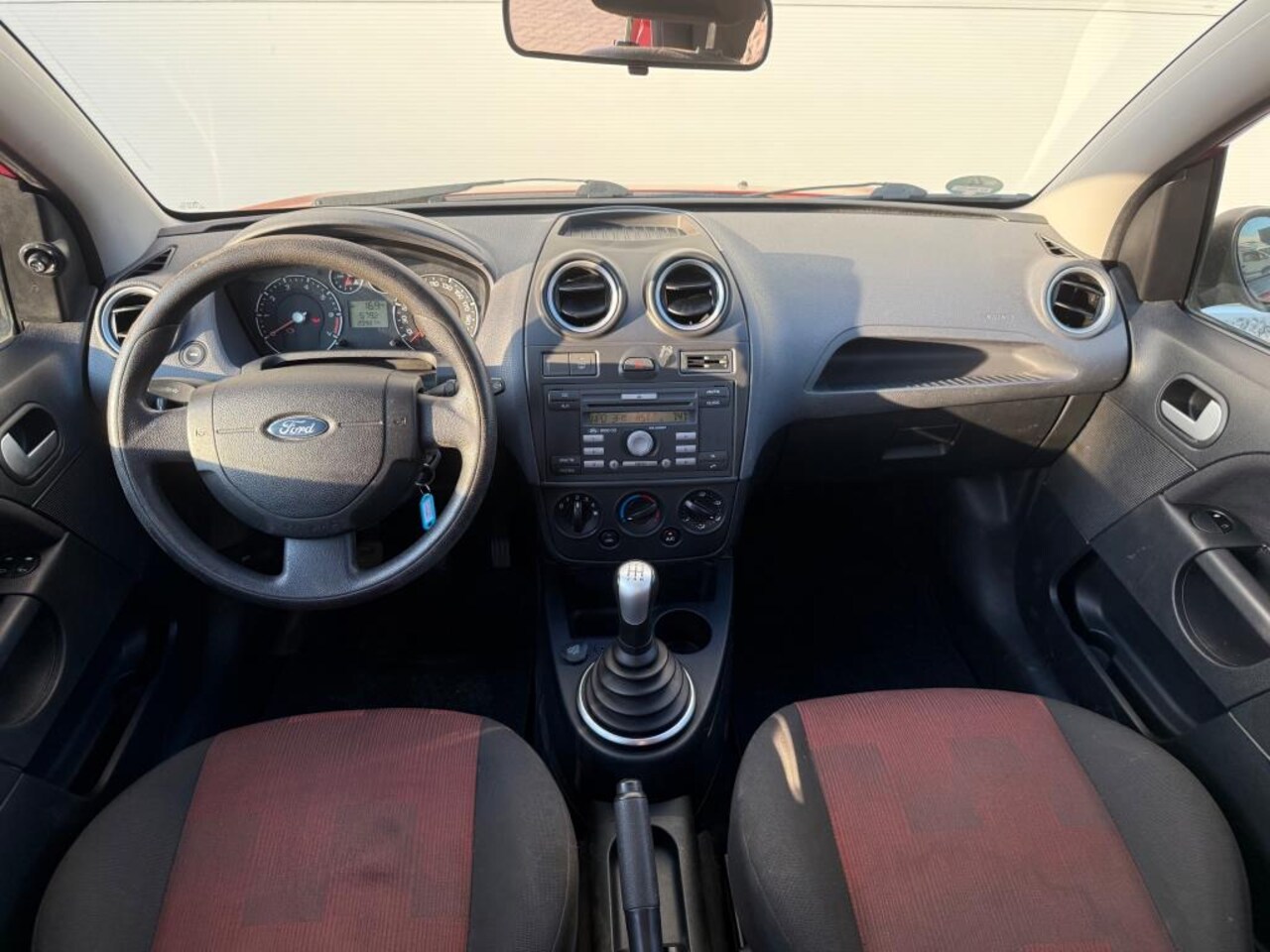 Ford Fiesta - 1.3-8V Futura | Airco | Elek ramen | 5 deurs | Nieuwe APK - AutoWereld.nl