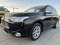 Mitsubishi Outlander - 2.0 PHEV Instyle+ Adaptief Cruise Lane Assist Headsup Display Dealer Onderhouden Nette Aut