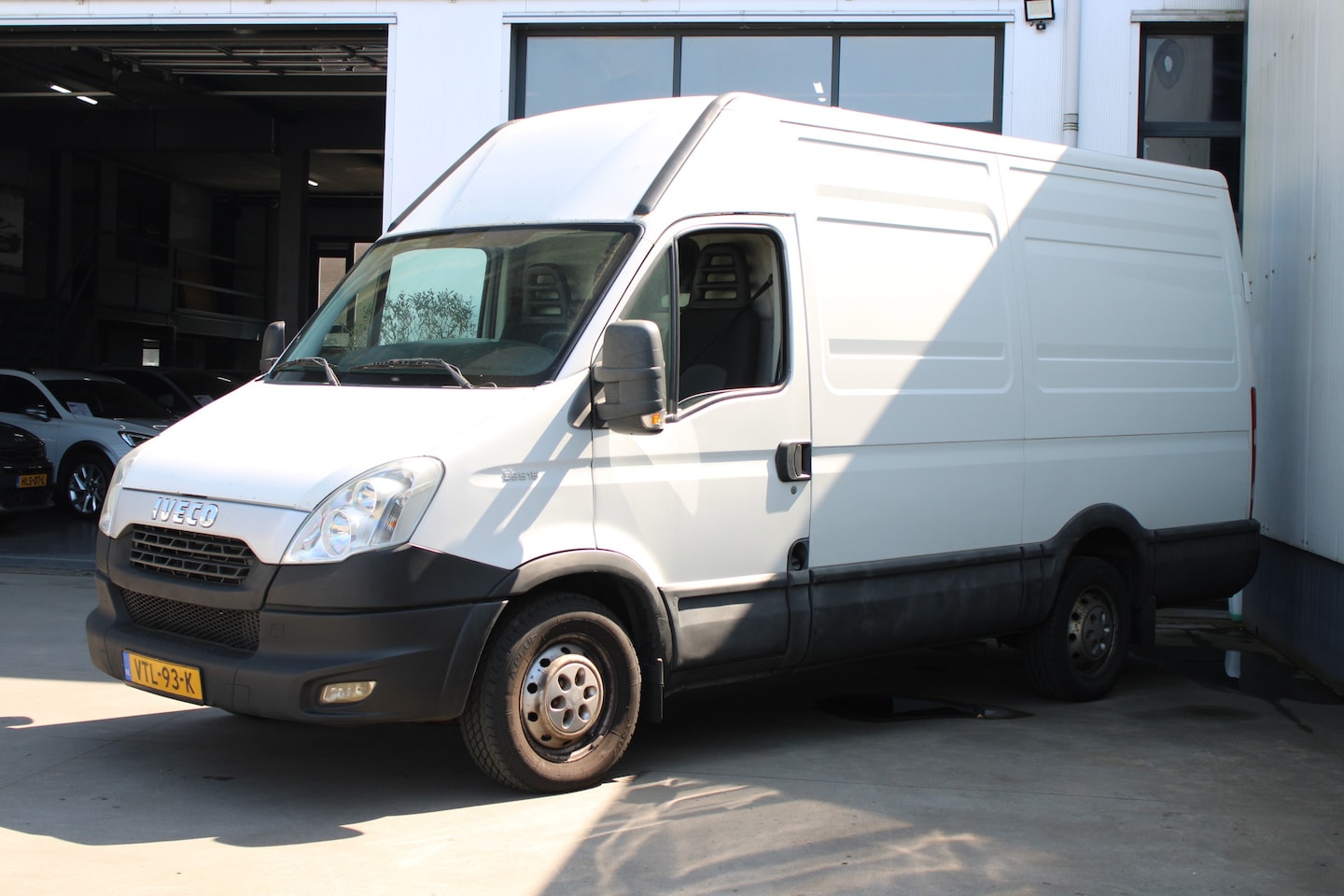 Iveco Daily - 35S15V 330 H2 |luchtvering - AutoWereld.nl